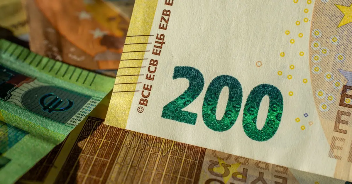 Réduire ses frais bancaires : Guide complet